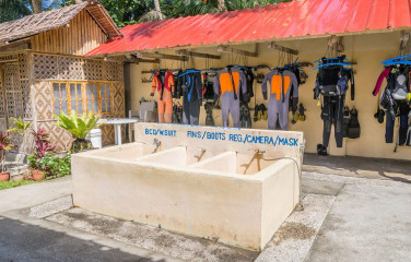 Philippines, dive shop, Pintuyan Island