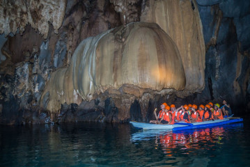 Philippines, Palawan, underwater river tour