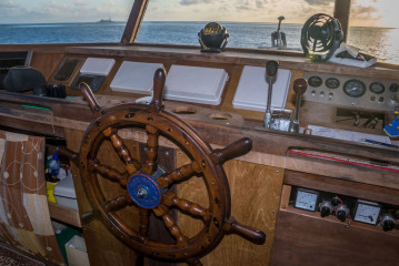 Philippines, captains bridge on "Dschubba", Safari Boat Tubbataha