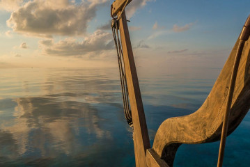 Philippines, sunrise at Tubbataha reef, "Dschubba", Safari Boat