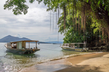 Beach with Boats, Seabreeze Resort, Bunaken Island, Manado, Indonesia