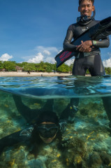 Philippines, Moalboal, Freediving, Tweet Orlanes-Weck and Zean Villongco