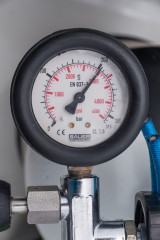 Azores, tank pressure on the boat Saildive