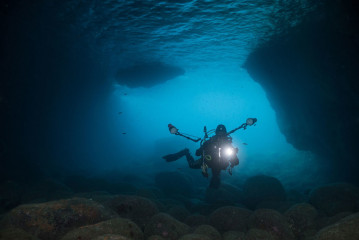 Azores, diver in Urseling Cave