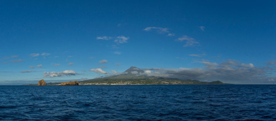 Azores, rocks of Ilheu Deitado in front of Pico