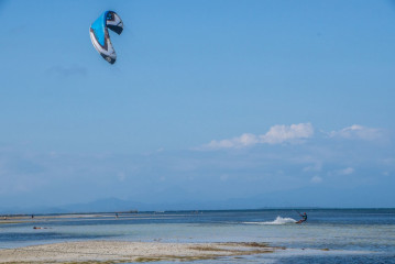 Philippines, Palawan, Puerto Princesa, kite surfer