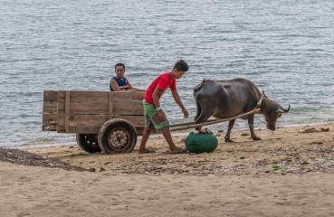 Philippines, cleanup at Ticao Island beach
